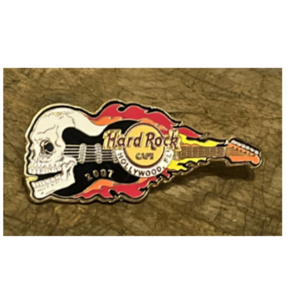 Hard Rock Cafe Pin ~ Hollywood FL ~ Skull Guitar Fire ~ 2007